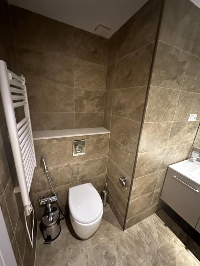 Alliance Palace Aparthotel By Marriott Batumi Bagian luar foto