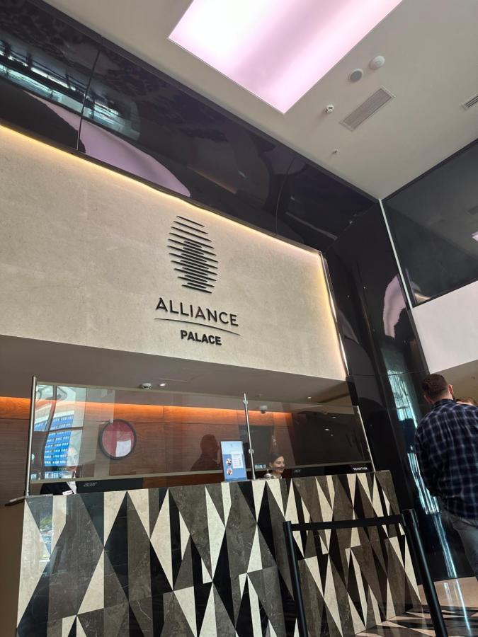 Alliance Palace Aparthotel By Marriott Batumi Bagian luar foto