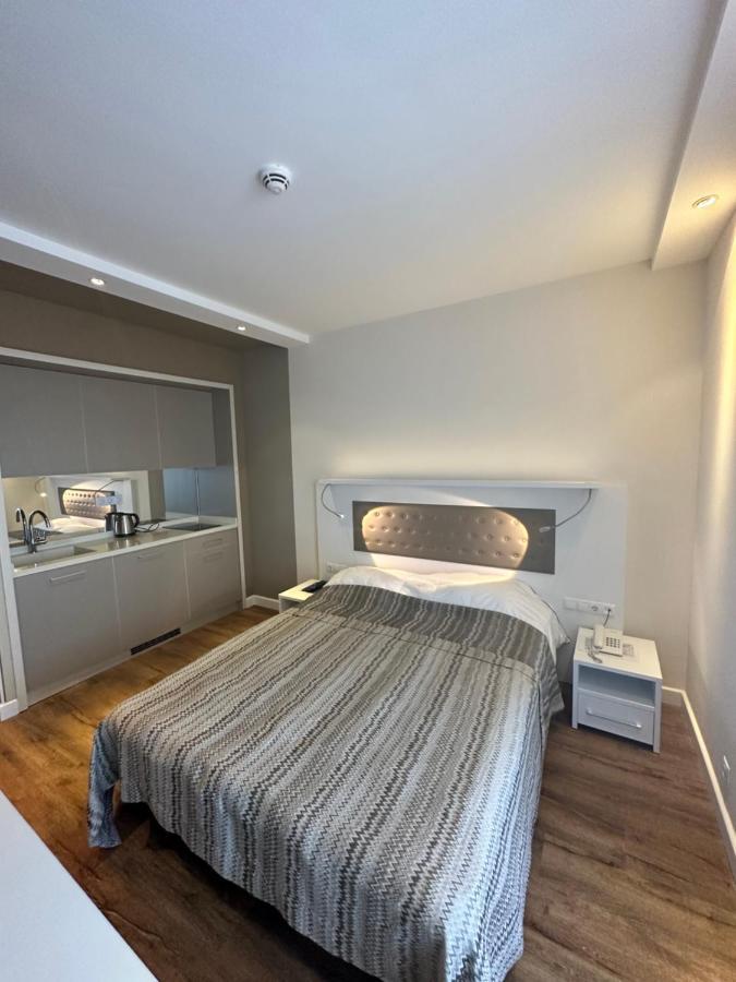 Alliance Palace Aparthotel By Marriott Batumi Bagian luar foto