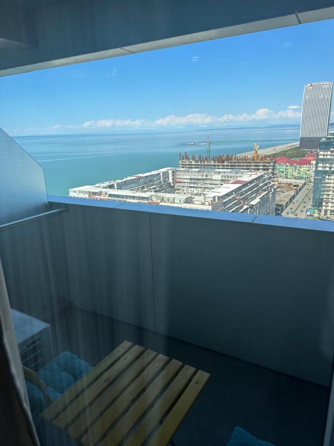 Alliance Palace Aparthotel By Marriott Batumi Bagian luar foto